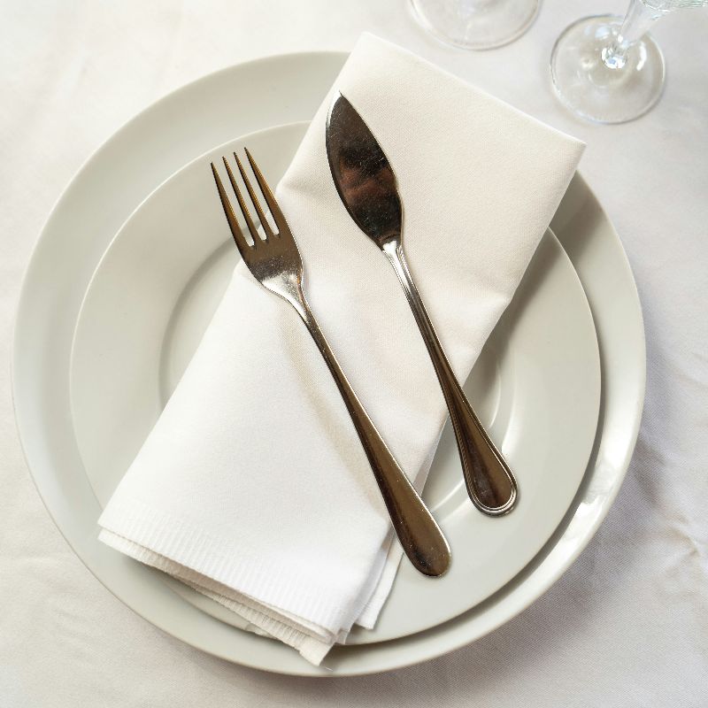 Cutlery and plates for construction site canteen